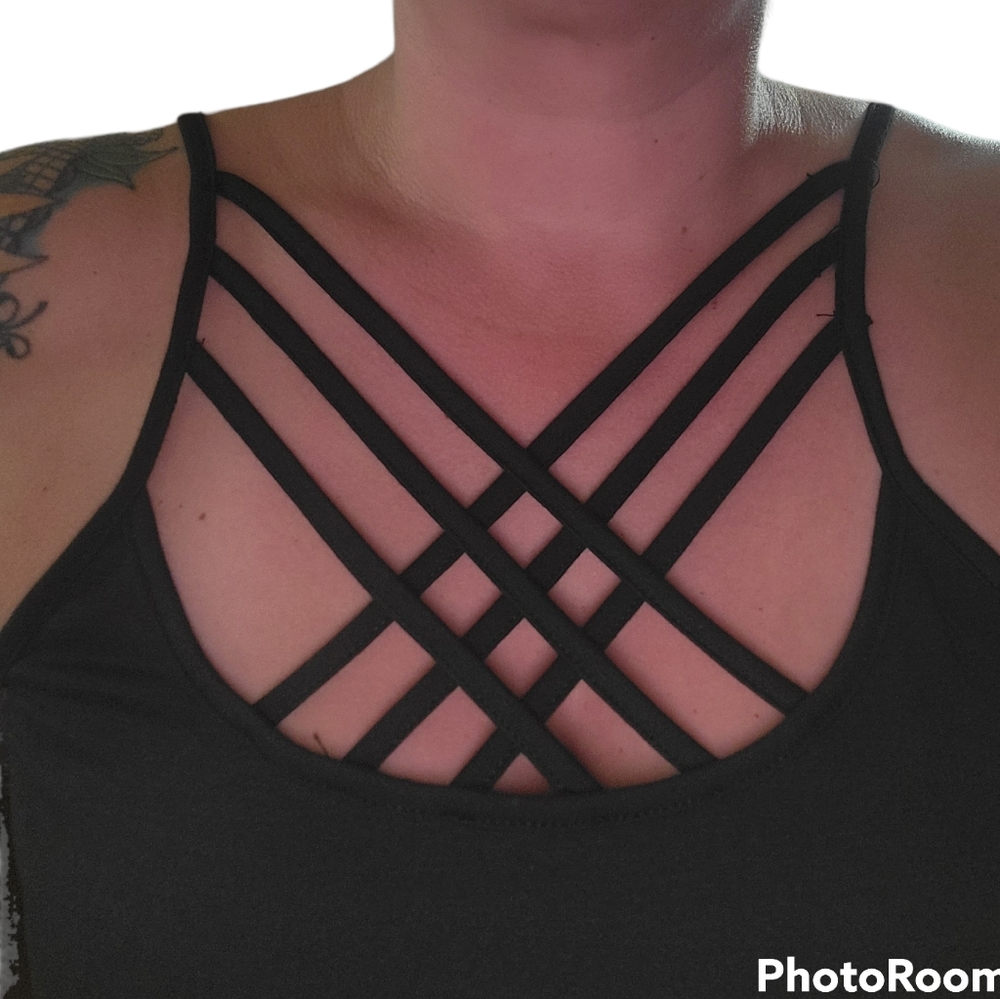 *CLEARANCE* Black strappy tank - Picture 2 of 3